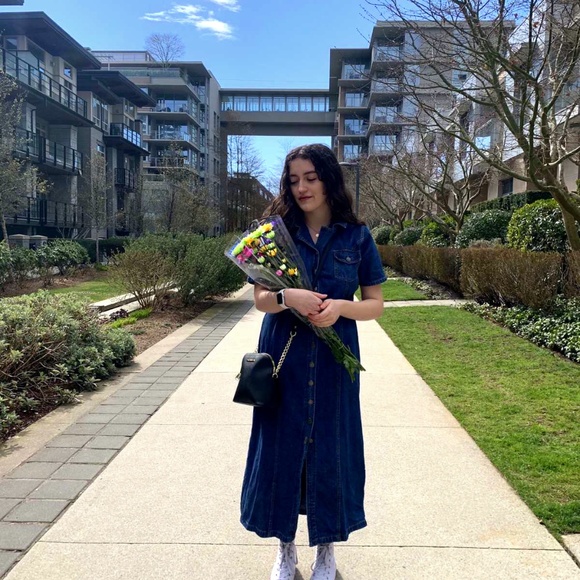 Meet your Posher, Emma - Picture 2 of 4